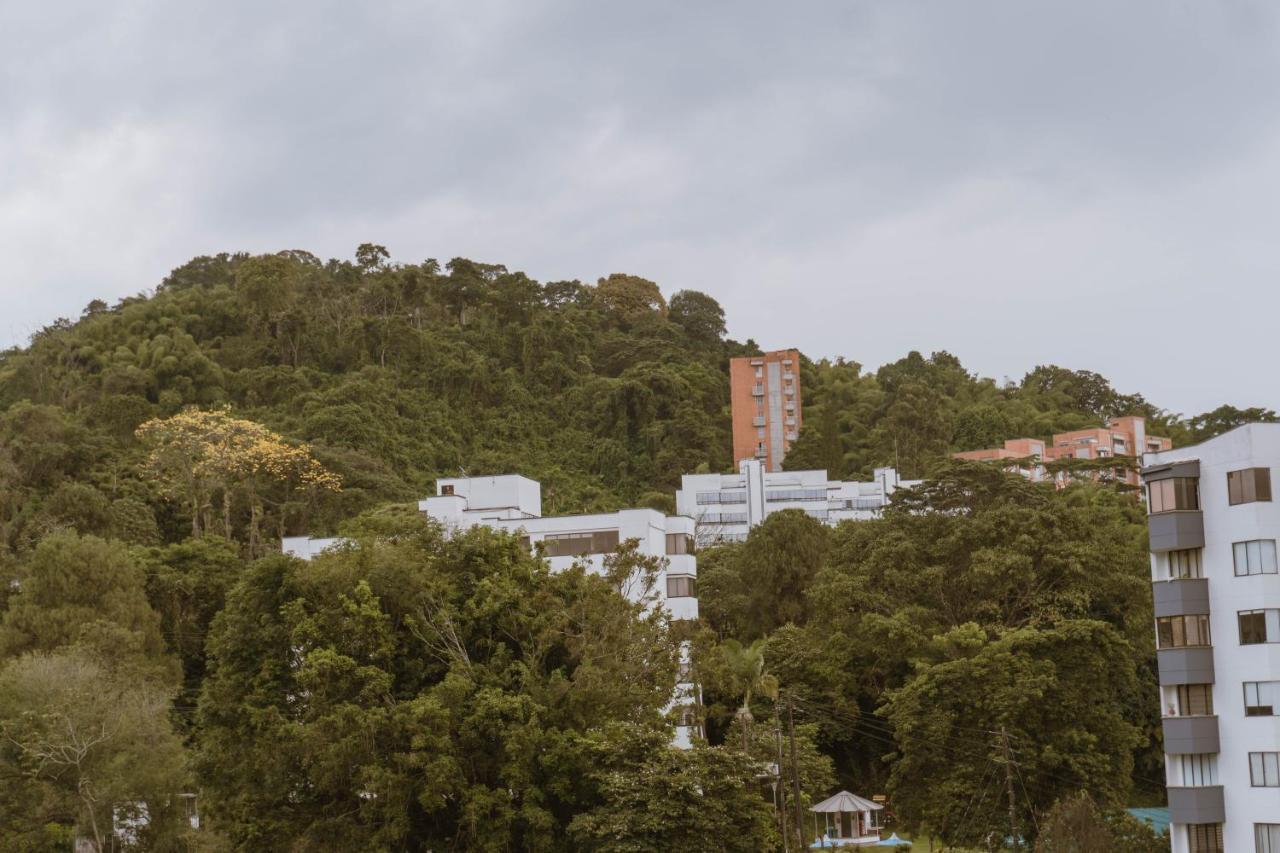 Tuki Hostel & Lounge Pereira Exterior photo