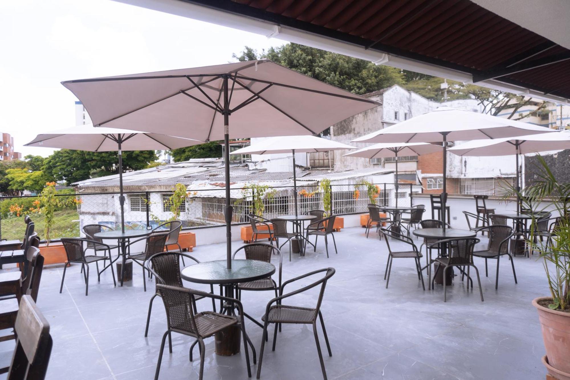 Tuki Hostel & Lounge Pereira Exterior photo