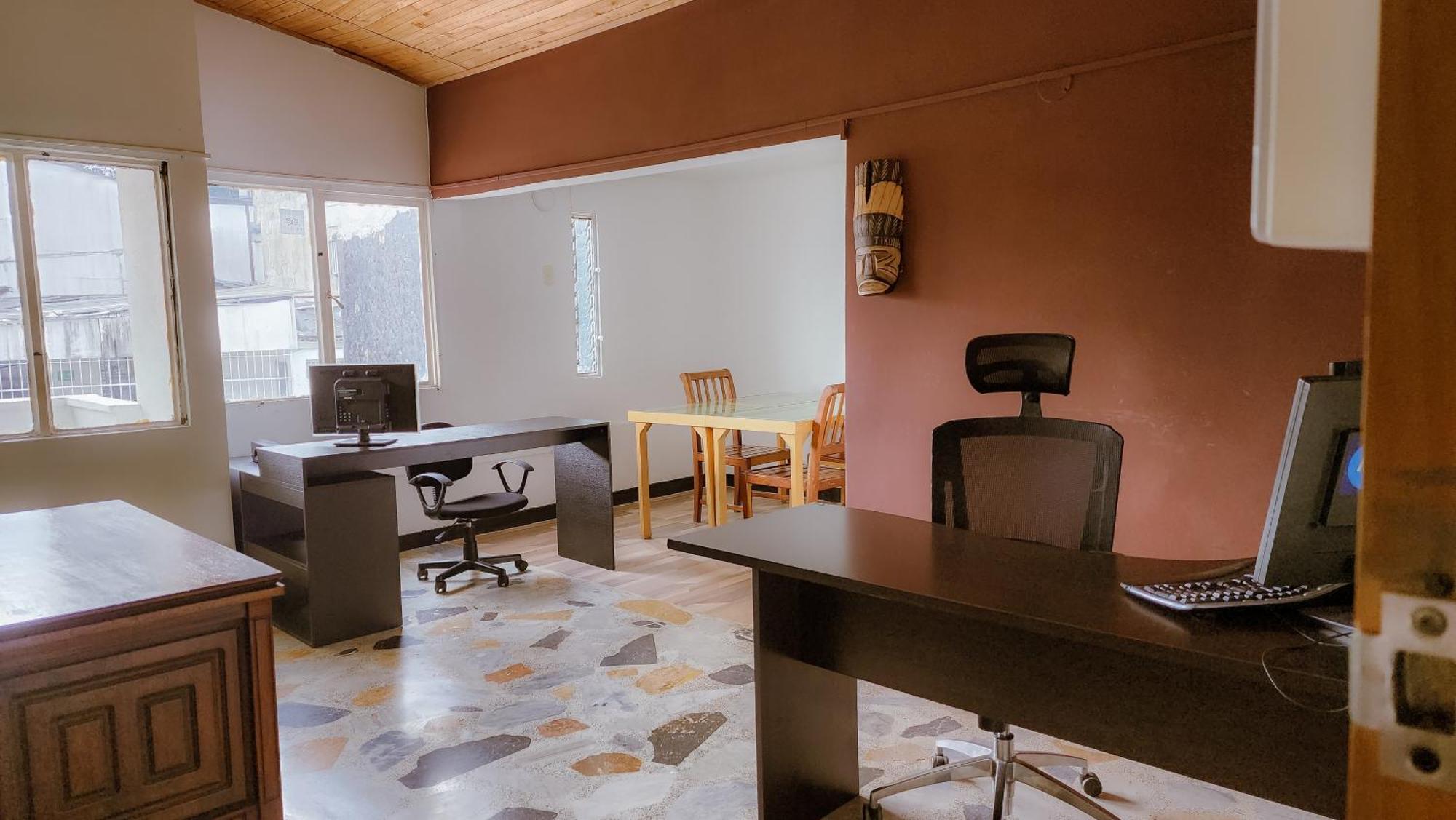 Tuki Hostel & Lounge Pereira Exterior photo