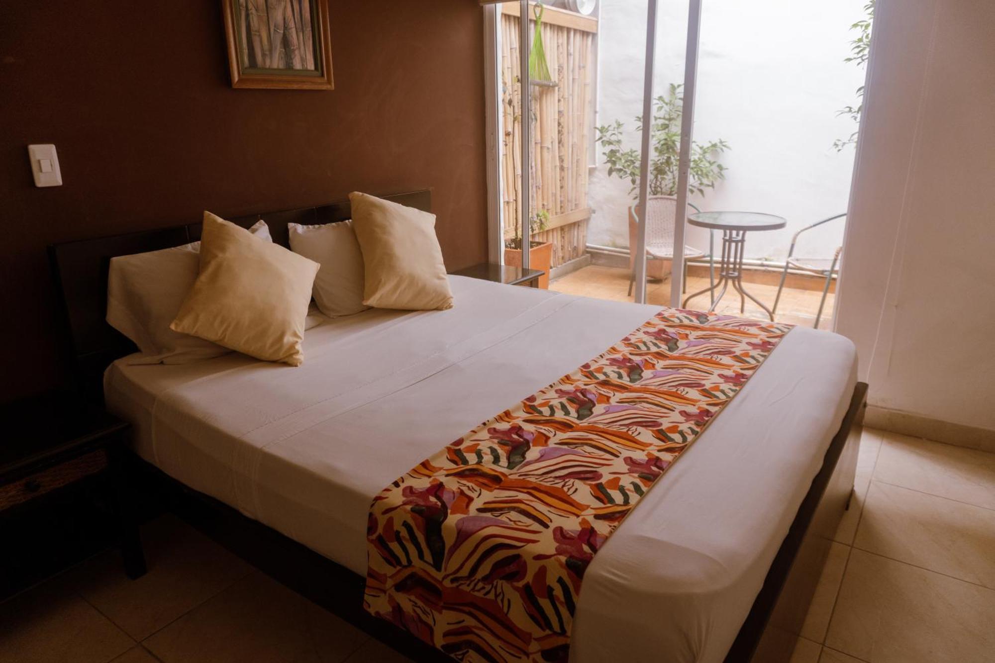 Tuki Hostel & Lounge Pereira Exterior photo