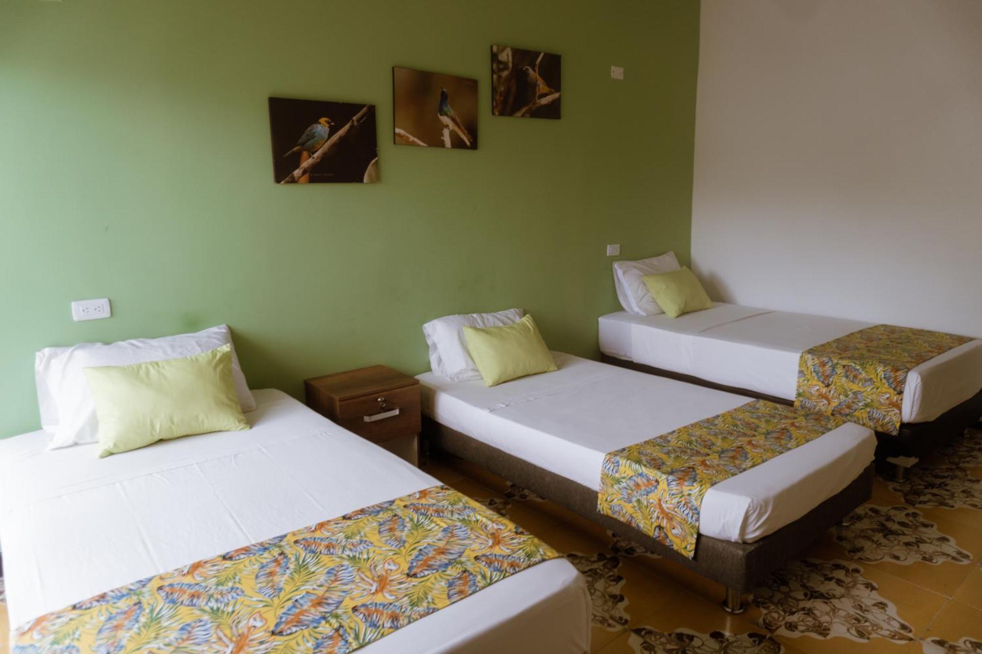 Tuki Hostel & Lounge Pereira Exterior photo
